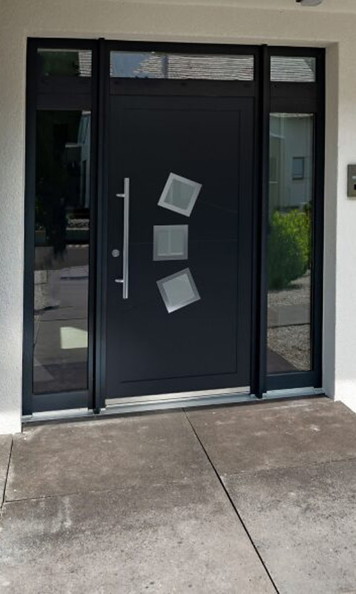 agenzia-serramenti-fornitura-installazione-infissi-porte-finestre-grate-persiane-tende-sole-pergotende-boclimatiche-foto-porte-blindatei-01